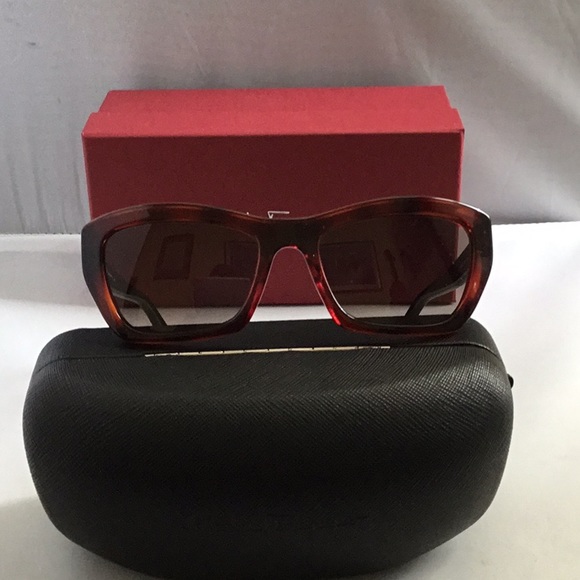 SALVATORE FERRAGAMO CAT EYE LADIES SUNGLASSES…. - Picture 7 of 8